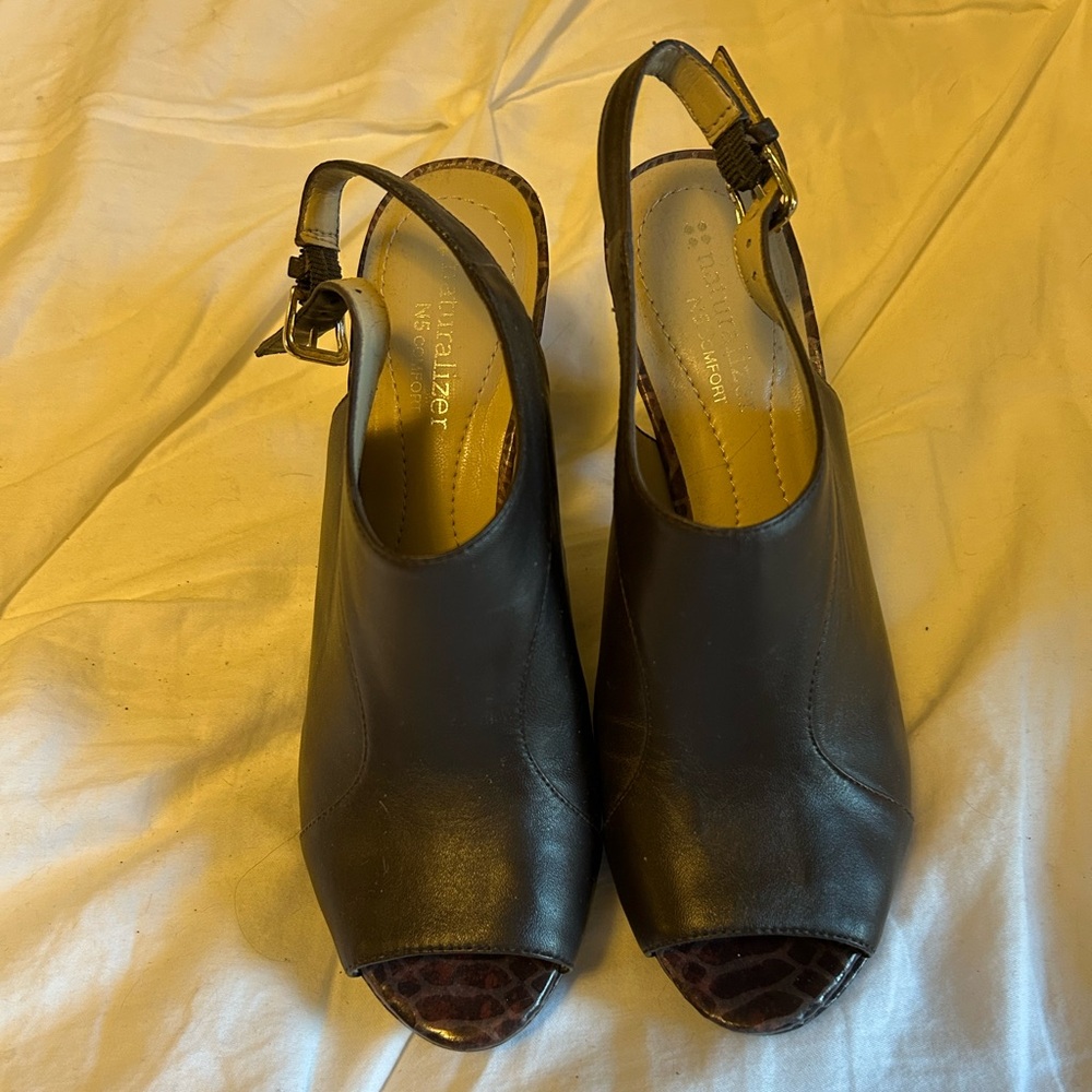 Naturalizer N5 Comfort, size 7.5 brown leather slingbacks